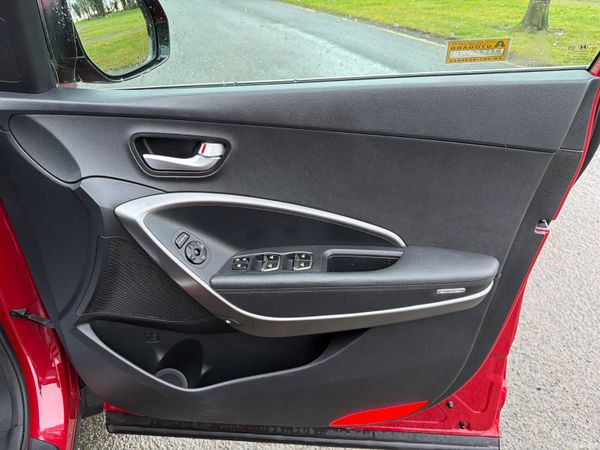 Hyundai Santa Fe 2017 4WD Low Mileage 377999445