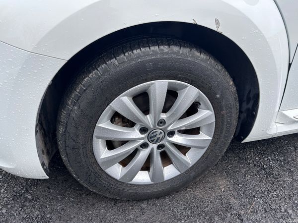 141 Volkswagen Beetle 1.2 Low Mileage 377900149