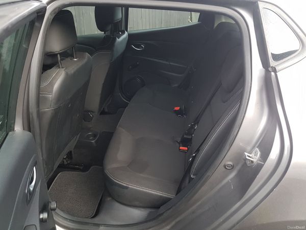 CLIO 1.2cc.. LOW KM .. NCT 05/27.. SAT NAV 377900667