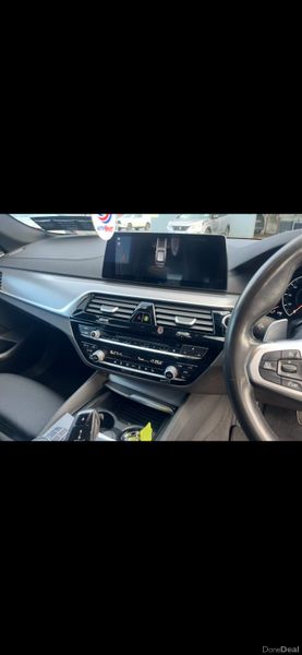 BMW 5-Series 2019 377902777