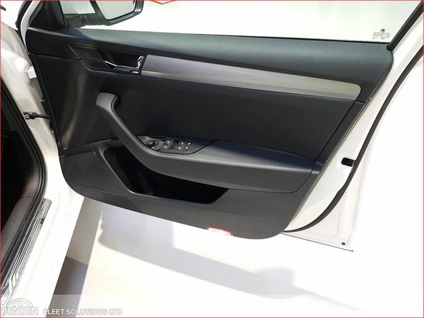 Skoda Superb 1.6 TDI 120bhp Style Manual T/Belt re 377916571