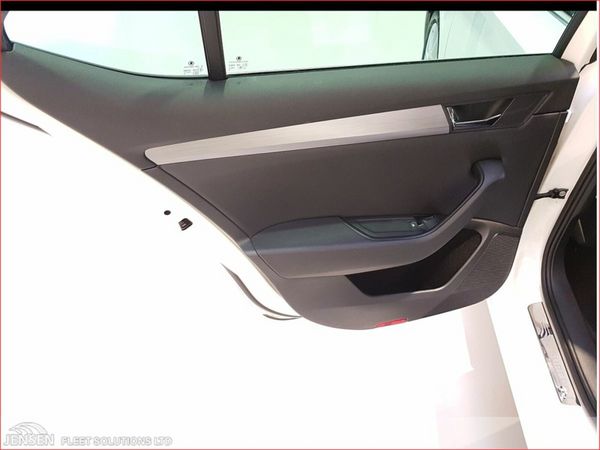 Skoda Superb 1.6 TDI 120bhp Style Manual T/Belt do 377916575