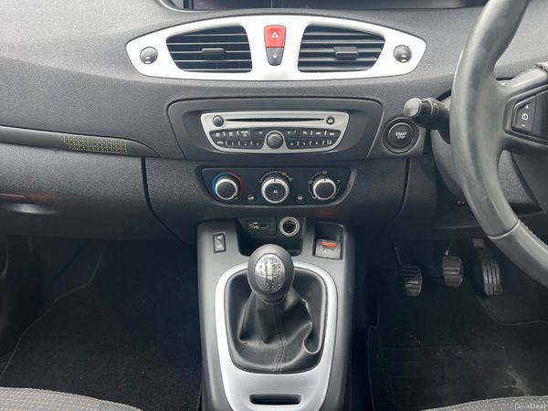 Renault Grand Scenic 2010(NCT 03/27) 378053975