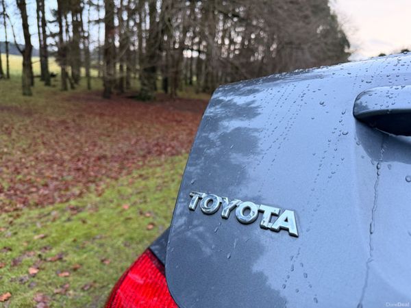 Toyota Avensis Diesel Luna D4D 378054261