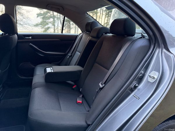 Toyota Avensis Diesel Luna D4D 378054263