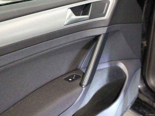 Volkswagen Golf 2018 1.6TDI 3 DOOR LOW KMS 378077417