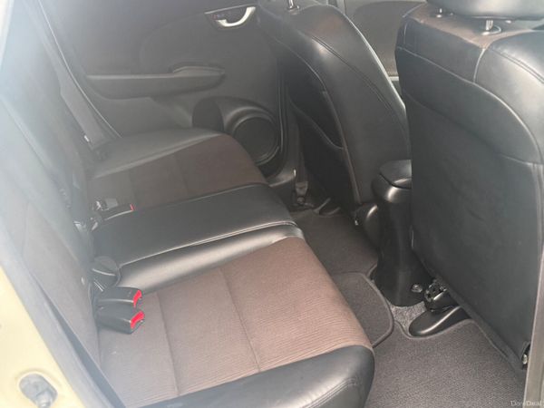 2013 Honda Fit Hybrid Automatic 378080841