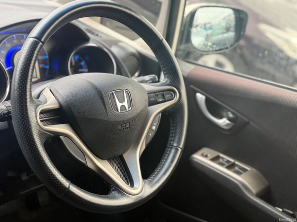 2013 Honda Fit Hybrid Automatic 378080848