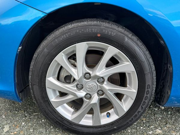 TOYOTA AURIS HYBRID AUTOMATIC 1.8 PETROL 378005411