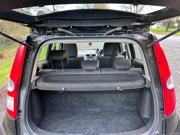 Suzuki Splash 2010 378023843