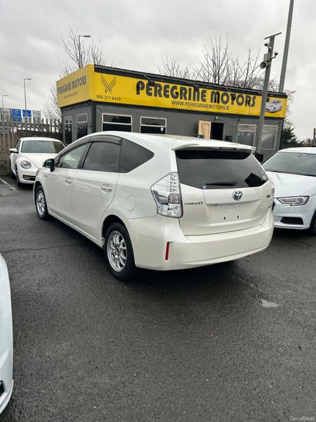 Toyota Prius 7 Seater 378171676