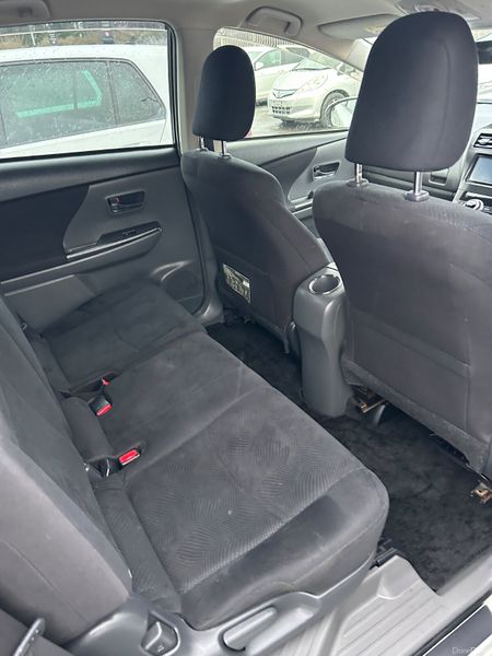 Toyota Prius 7 Seater 378171688