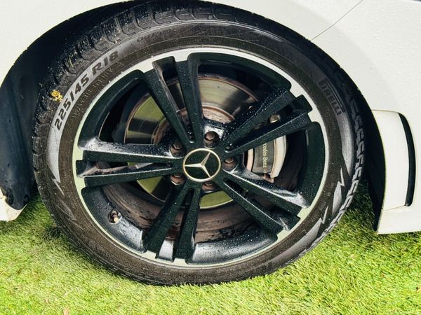 Mercedes A200d-Premium AMG Line Night Edition TOP 378173030