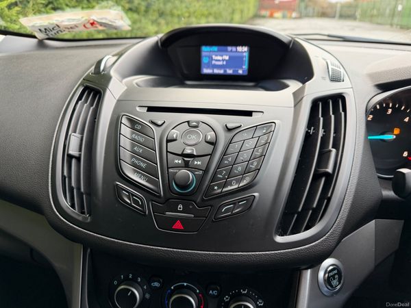 Ford Kuga 2015 ZETEC 2.0 TDCi 150-BHP 378192343