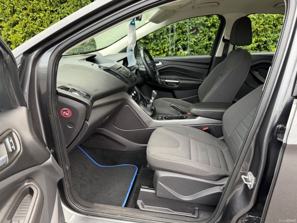 Ford Kuga 2015 ZETEC 2.0 TDCi 150-BHP 378192323