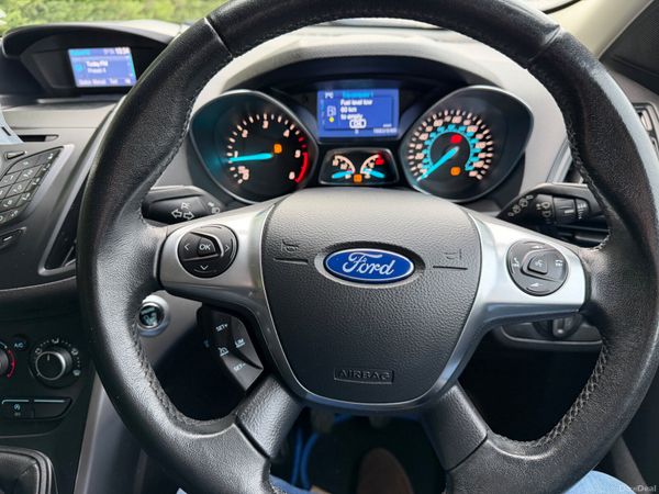 Ford Kuga 2015 ZETEC 2.0 TDCi 150-BHP 378192339