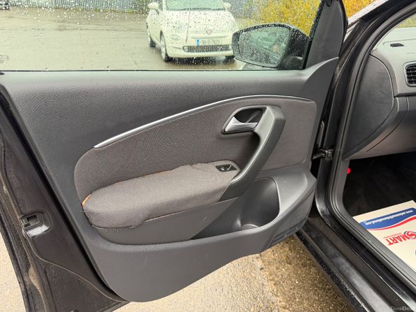 Volkswagen Polo Automatic 2016 1.2 Petrol 378105897