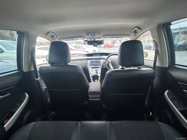 141 Toyota Prius Half Leather 378133344