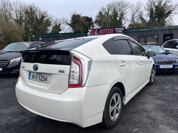141 Toyota Prius Half Leather 378133337