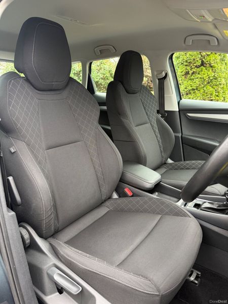 Immaculate Low km Auto 201 Skoda Karoq! 378258903
