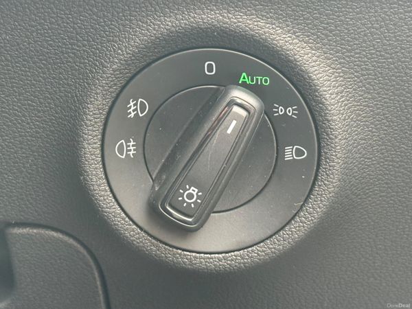 Immaculate Low km Auto 201 Skoda Karoq! 378258911