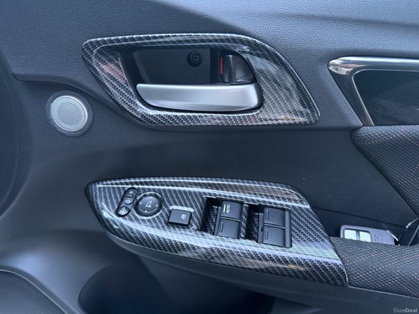 2015 Honda Fit 1.5 Hybrid Auto, Immaculate 378263413