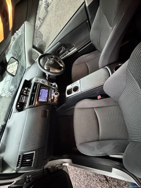 Toyota Prius Plus/Alpha Hybrid 7 Seater Excellent 378205295