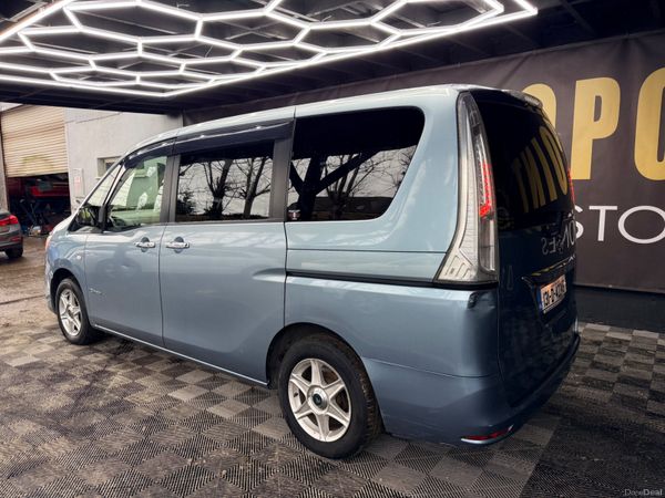 Nissan Serena 2013 378211401