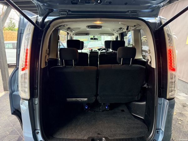 Nissan Serena 2013 378211404