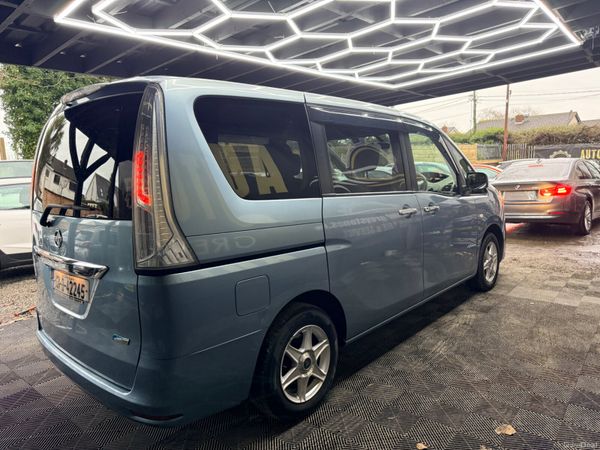Nissan Serena 2013 378211415