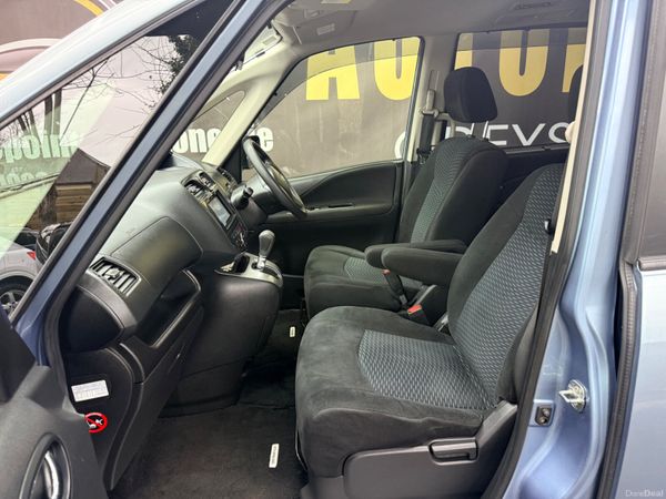 Nissan Serena 2013 378211418