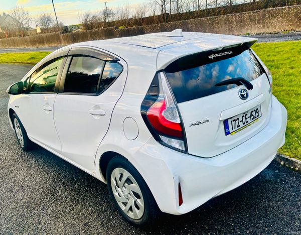 Toyota Aqua 2017 Automatic HYBRID 378236244