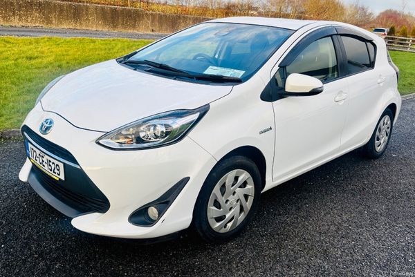 Toyota Aqua 2017 Automatic HYBRID 378236219