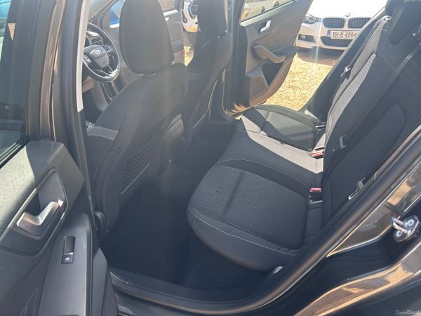 Ford Focus 2018 378359156