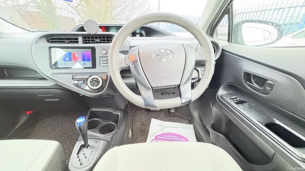 Toyota Aqua 2017 Hybrid Automatic 378361765