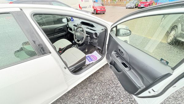 Toyota Aqua 2017 Hybrid Automatic 378361766