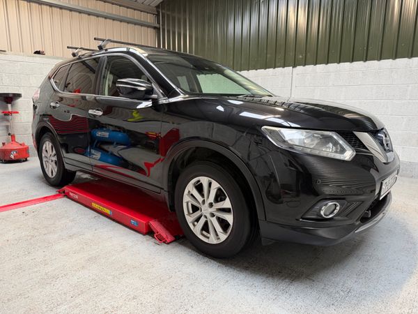 Nissan X-Trail 2017         LOW KLMS ! 378385837