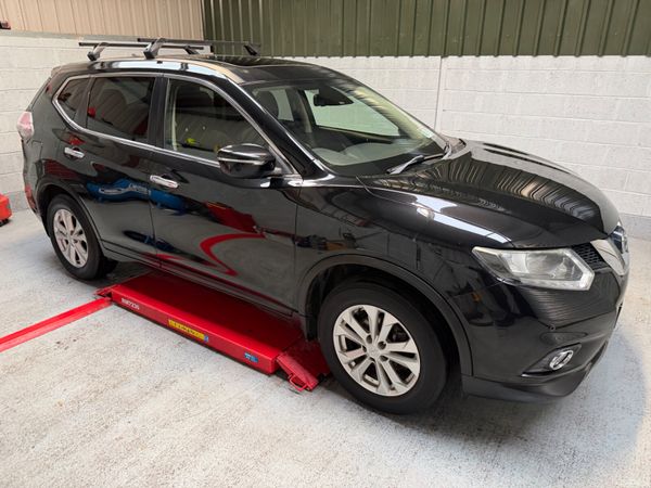 Nissan X-Trail 2017         LOW KLMS ! 378385969