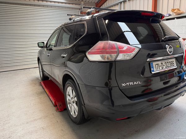 Nissan X-Trail 2017         LOW KLMS ! 378385977
