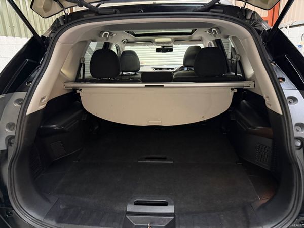 Nissan X-Trail 2017         LOW KLMS ! 378386339