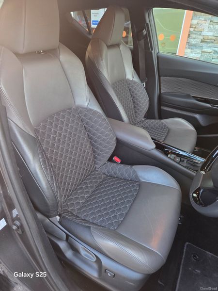 Toyota C-HR 2023 378396471