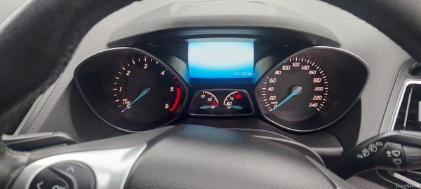 Ford Kuga 2016 378307151