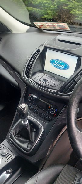 Ford Kuga 2016 378307153