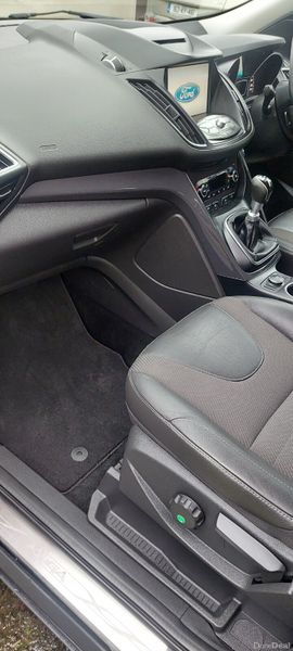 Ford Kuga 2016 378307183