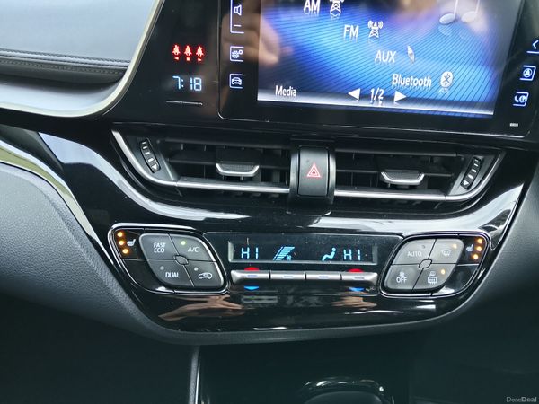 Toyota C-HR 1.8 Hybrid Auto 378462637