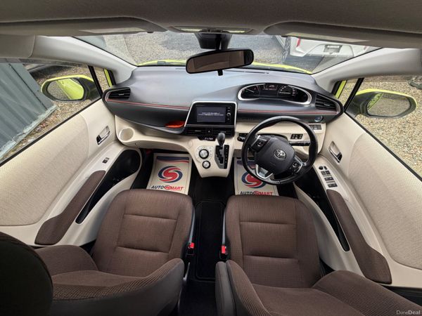 Toyota Sienta 2016/8 378464917