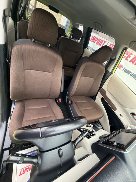 Toyota Sienta 2016/8 378464925