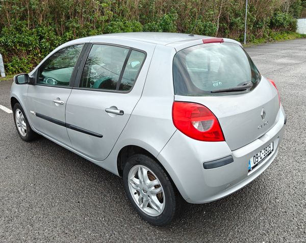 09 Renault Clio 1.1 petrol NCT & TAX 378482793