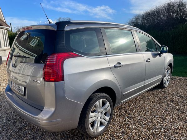 Peugeot 5008 2015 Diesel 7 seater. 378482873