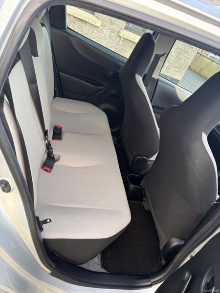 Toyota Vitz 2012 378484237